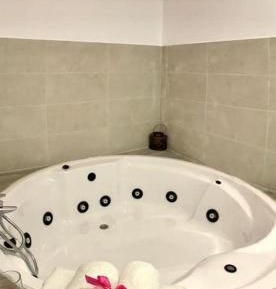 Deluxe Double or Twin Room with Spa Bath