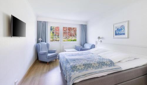 Double room with balcony and river view