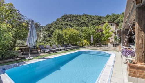 Villa with Garden View