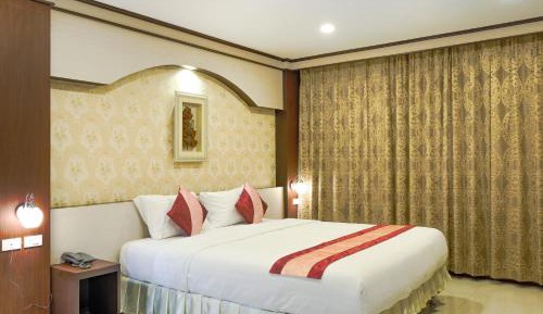 Premier King Room with Bathtub