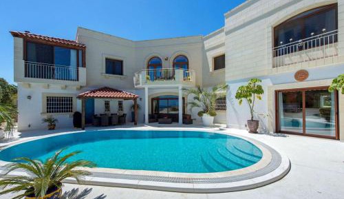 Six-Bedroom Villa 