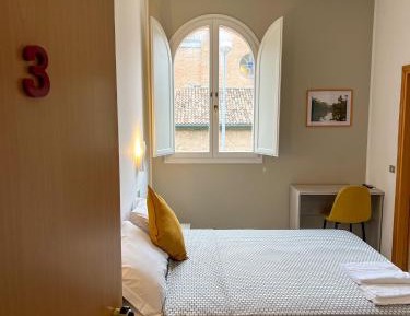 Single Room with Private Bathroom