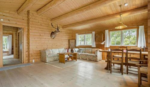 Three-Bedroom Holiday Home 