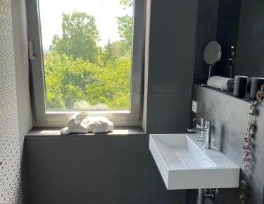 Studio Apartment with Balcony