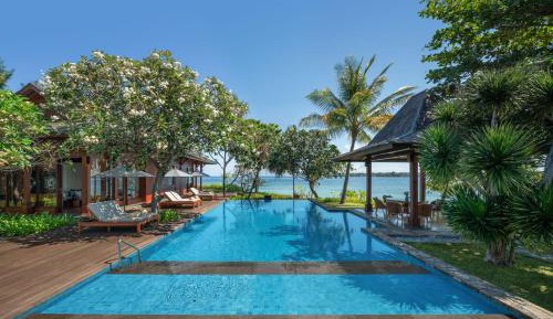 Three-Bedroom Villa with Ocean View and Private Pool
