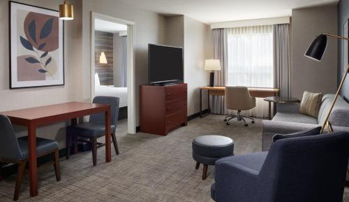 One-Bedroom Corner King Suite
