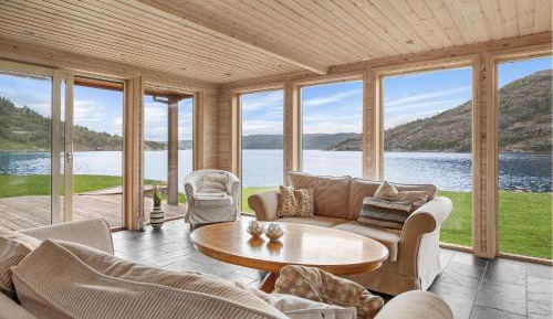 Five-Bedroom Holiday Home