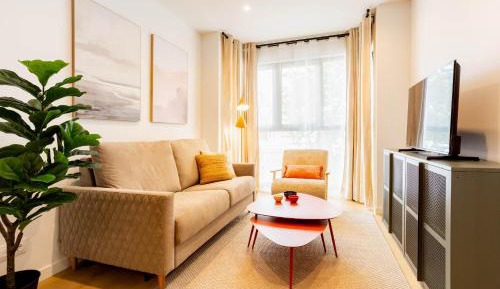 One-Bedroom Apartment VII