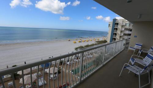 One-Bedroom Suite - Gulf and Pool View (Two Balconies)