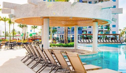 One-Bedroom Apartment with Balcony