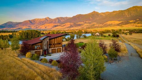 Five-Bedroom Holiday Home