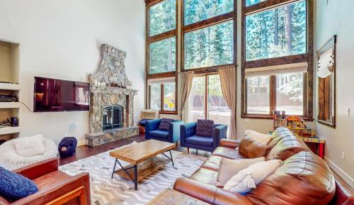 Five Bedroom Holiday Home