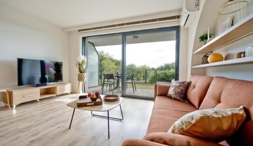 One-Bedroom Apartment with Terrace