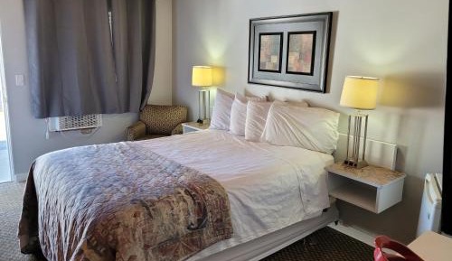 Standard Queen Room