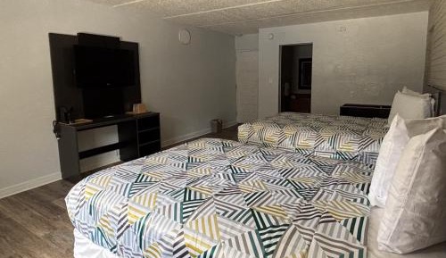 Deluxe Quadruple Room - Non-Smoking