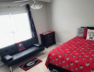 One-Bedroom Apartment - Non-Smoking