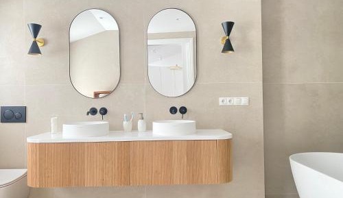 Four-Bedroom Luxury Apartment