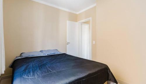 Queen Room with Shared Bathroom