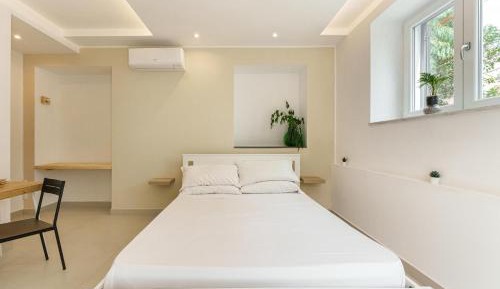 Deluxe Double Room with Bath