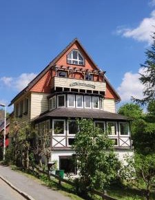 Apartment with Mountain View