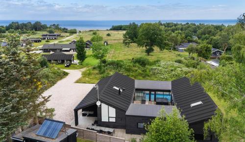 Seven-Bedroom Holiday Home