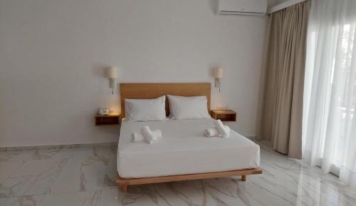 Suite with Garden View