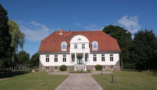 Eight-Bedroom Holiday Home