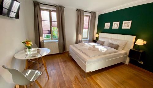 Apartment with Garden View