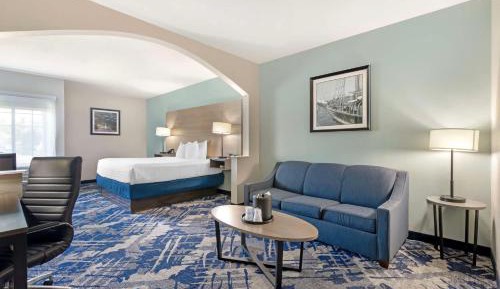 King Suite with Sofa Bed