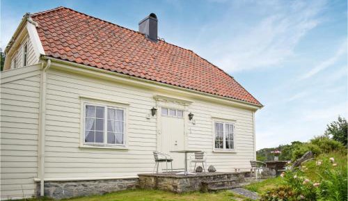 Four-Bedroom Holiday Home