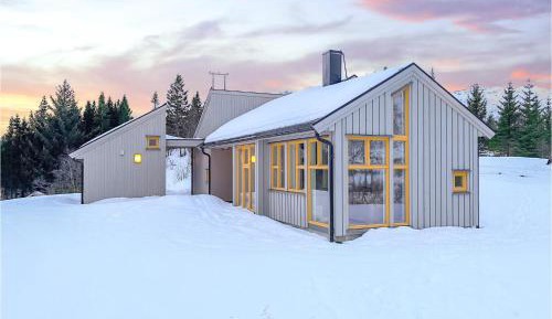 Three-Bedroom Vacation Home 
