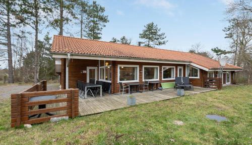 Five-Bedroom Holiday Home