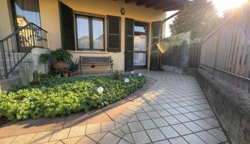 One-Bedroom Apartment with Garden