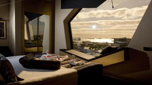 Sea View Premium Suite with Spa Bath