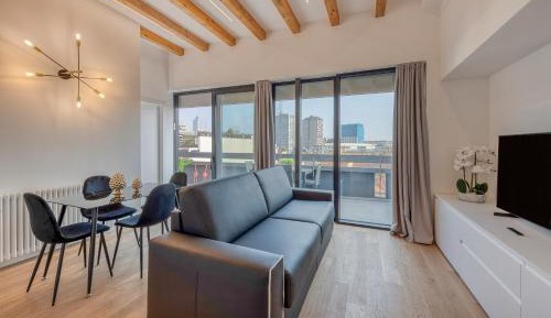 Superior One-Bedroom Apartment with Balcony