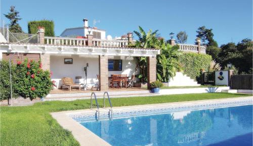 Three-Bedroom Holiday Home 