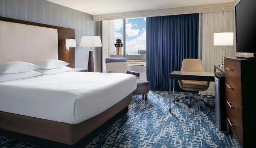 King Room with Airport View