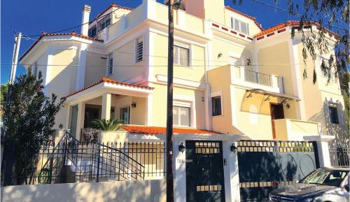 Three-Bedroom Holiday Home 