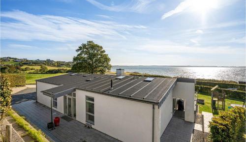 Six-Bedroom Holiday Home