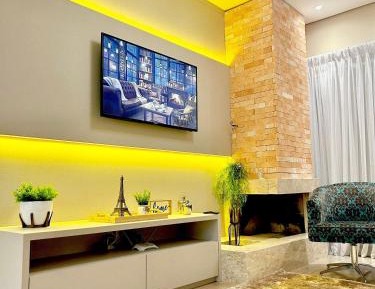 Apartment with Shower