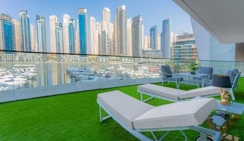 Two-Bedroom Apartment with Balcony and Sea View