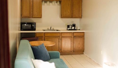 King Suite - Non-Smoking