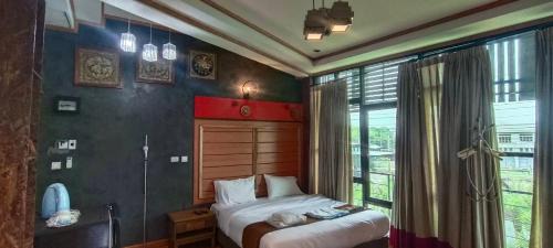 Junior Suite with Balcony