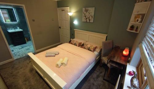 Deluxe Double Room with Shower