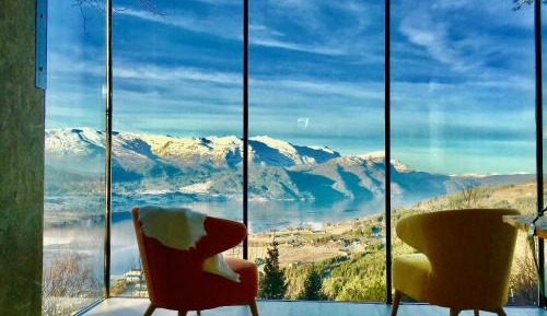 Deluxe Double or Twin Room with Mountain View