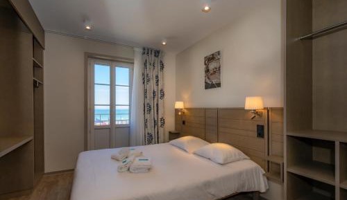 Double Room (1 Adult + 1 Child)