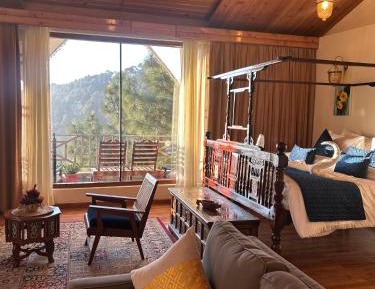 Suite with Mountain View