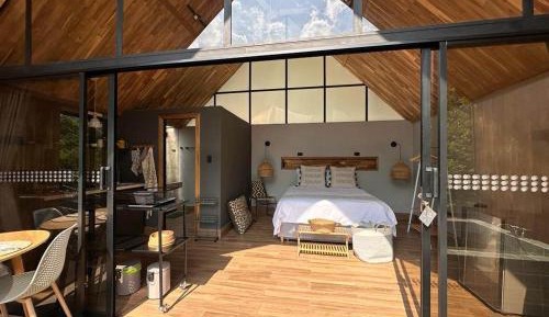 Studio with Mountain View