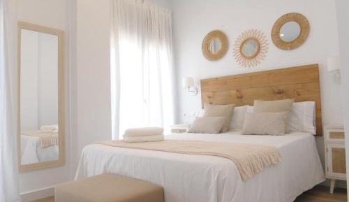 One-Bedroom Apartment with Balcony