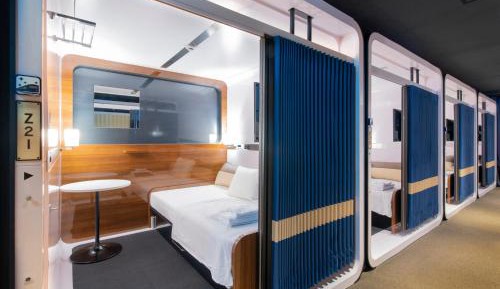 Superior Capsule Room for Male